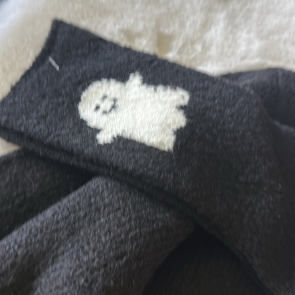 👻NWT! "CUPCAKES AND CASHMERE" Halloween ghost Sweater with Matching Socks 👻 - Picture 4 of 13